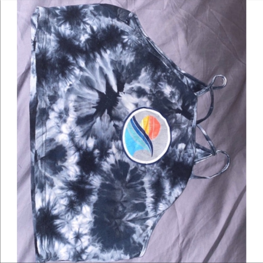 FINAL SALE Zumiez Crop Top